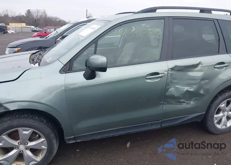 2016 Subaru Forester 2.5I Premium z USA, uszkodzony, nr VIN JF2SJADC1GH488775